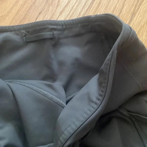 Lululemon sz 4 Fast & Free 7/8 Tight II Nulux 25"
Drk Olive excellent condition - Picture 14 of 15